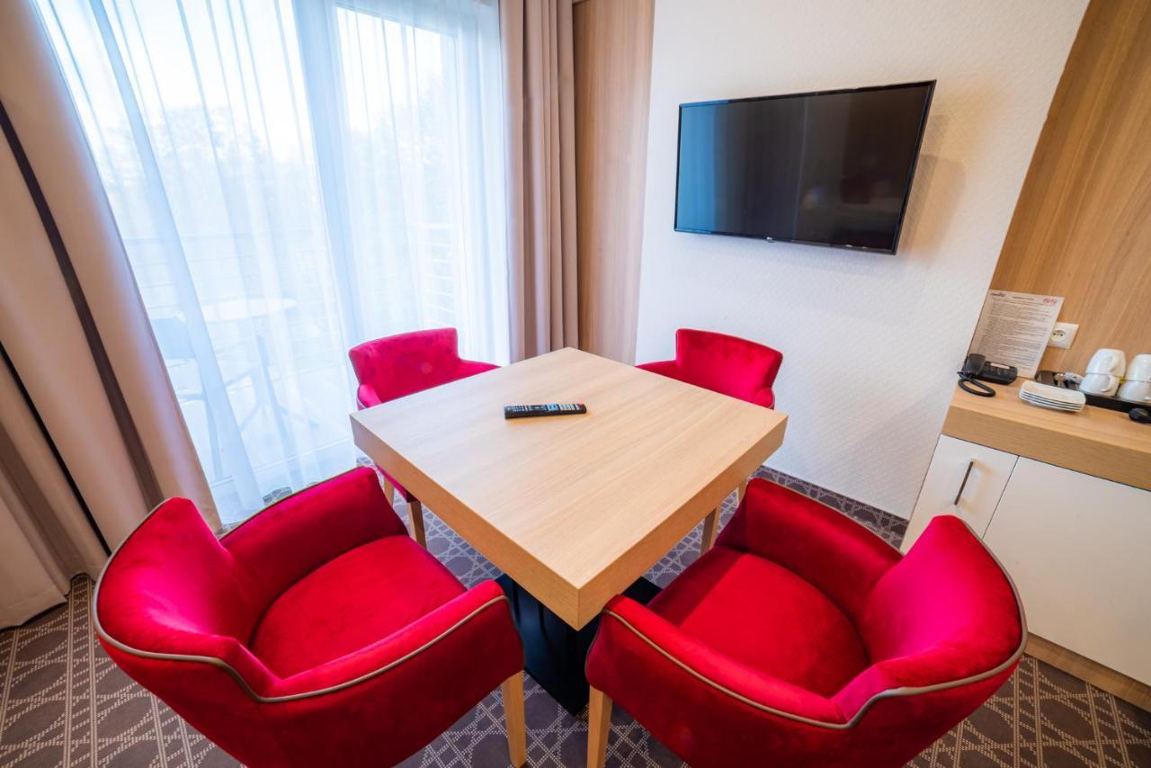 Hotel Nad Czernica Czarne  エクステリア 写真