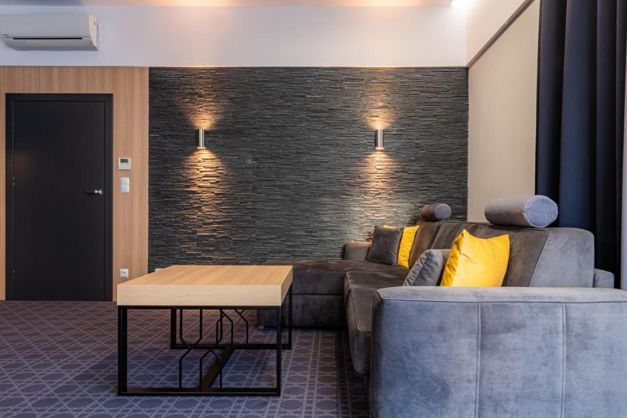 Hotel Nad Czernica Czarne  エクステリア 写真